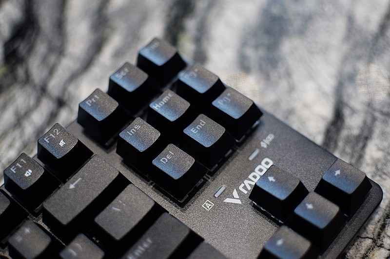 高性能 高颜值 雷柏V500RPO-87+ vt960