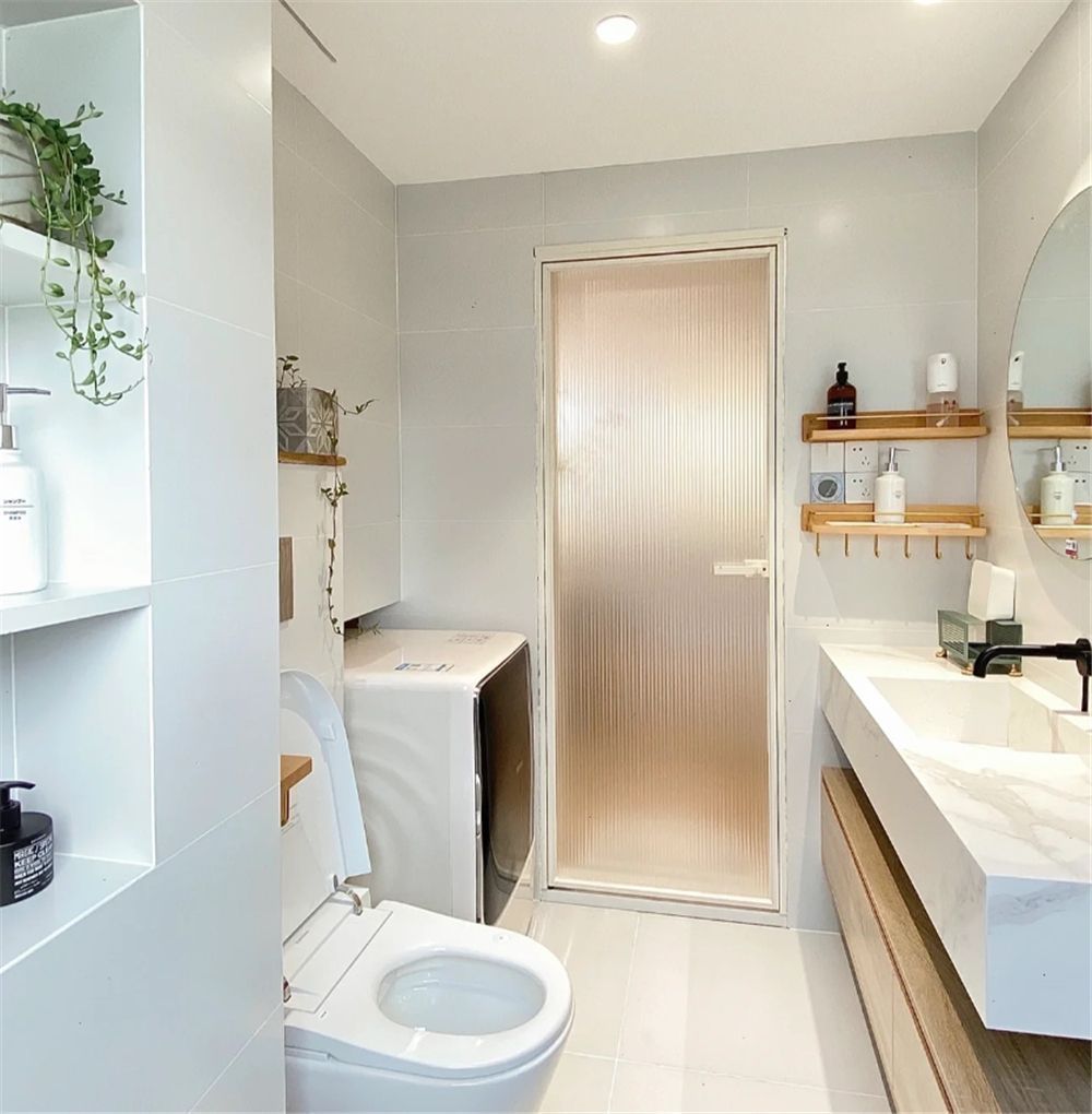 她把家里的4㎡卫生间,装修成"奶油白"色,网友:真的美爆了