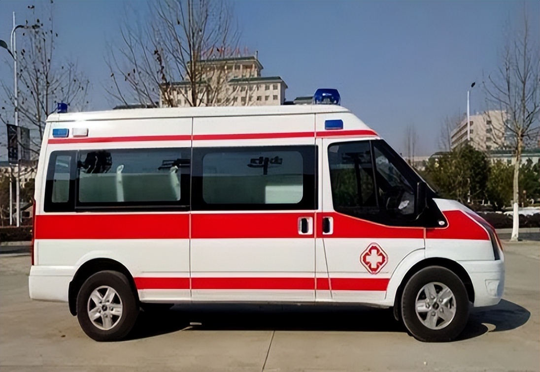 警车和消防车都免费,为何救护车要收高昂的费用?钱都去哪儿了?