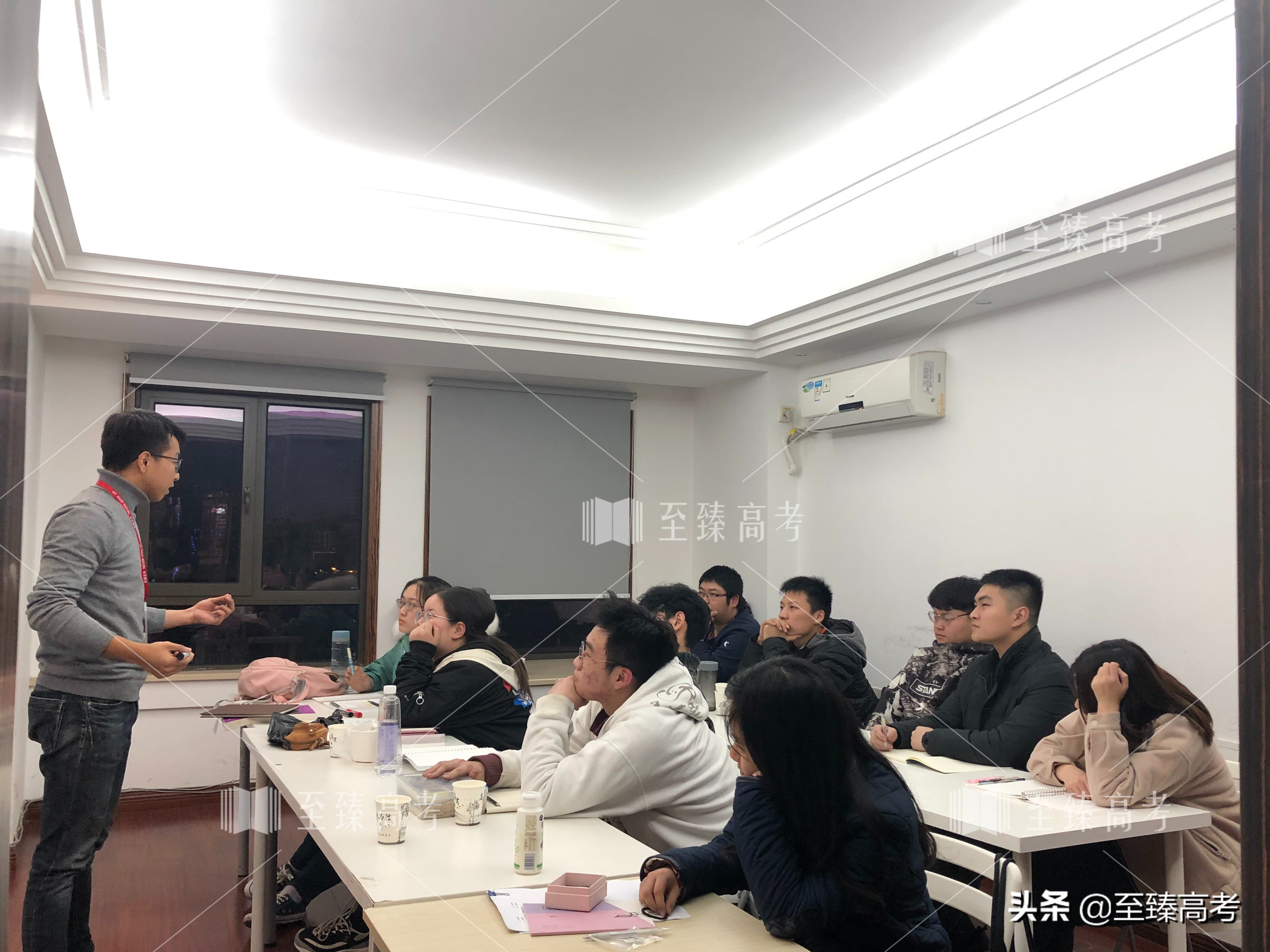 艺考生文化课要求低的学校：至臻高考艺考文化课