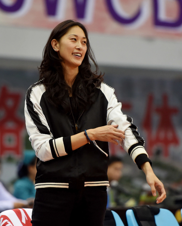 女篮名宿隋菲菲(女篮美人隋菲菲:10年国家队核心30岁