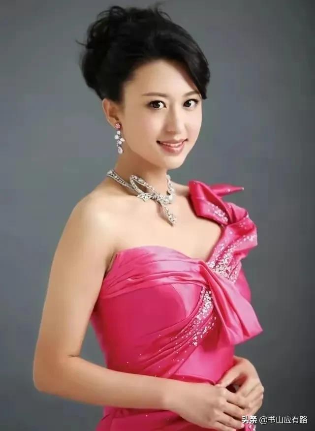 李思思：央视主持到底有多美