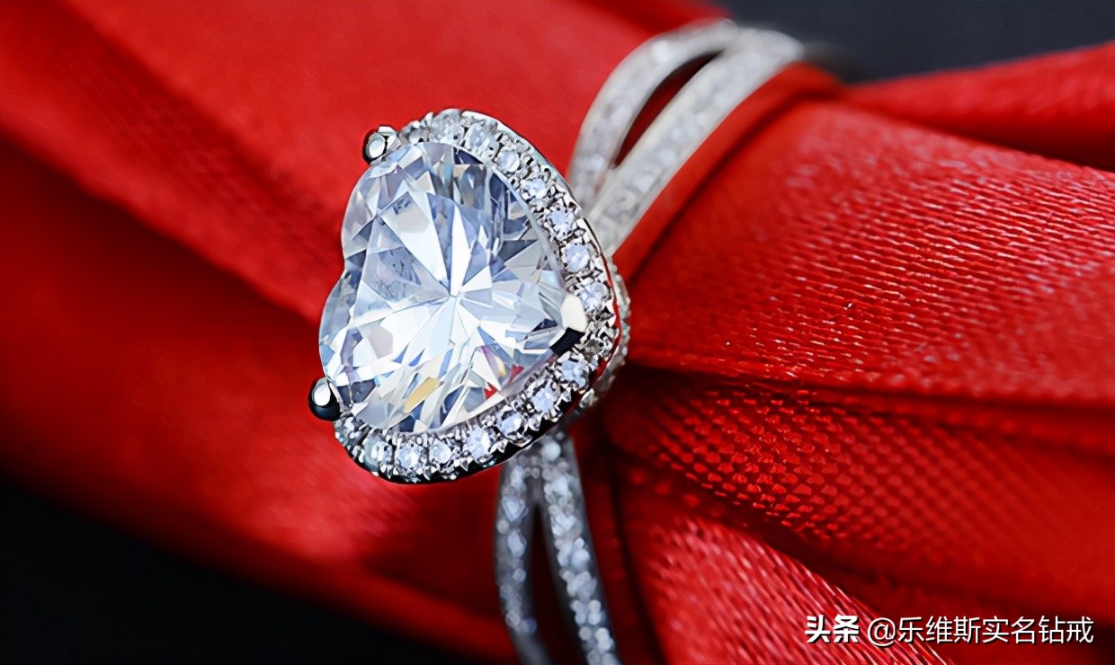 一克拉钻戒价格高吗？情侣送一克拉钻戒夸张吗？有这个必要吗？