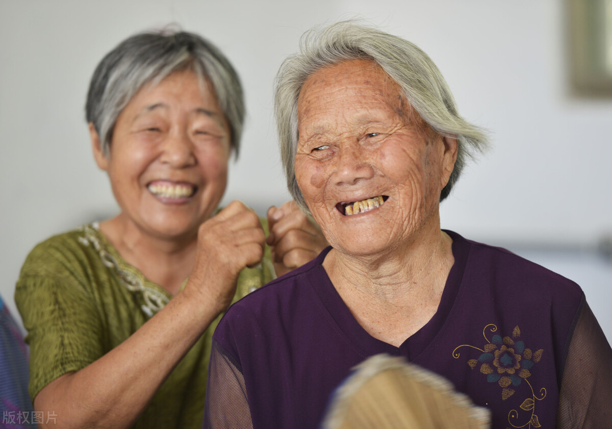 左侧卧睡伤心？右侧卧睡伤肝？睡姿不对，迟早遭罪，看完就明白了