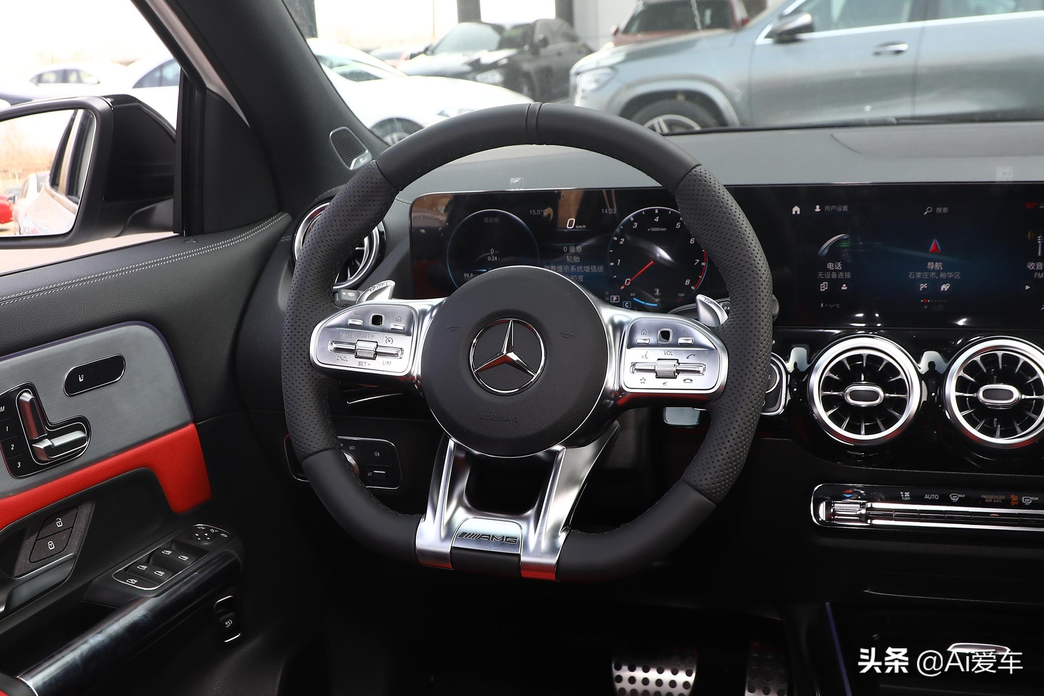 2.0T+306马力，进口豪华性能轿跑，带四驱车价还不错，奔驰GLA AMG