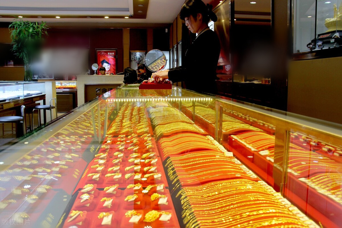 「价格铂金」实时金价多少（国内各地金店品牌黄金最新金价表详解）