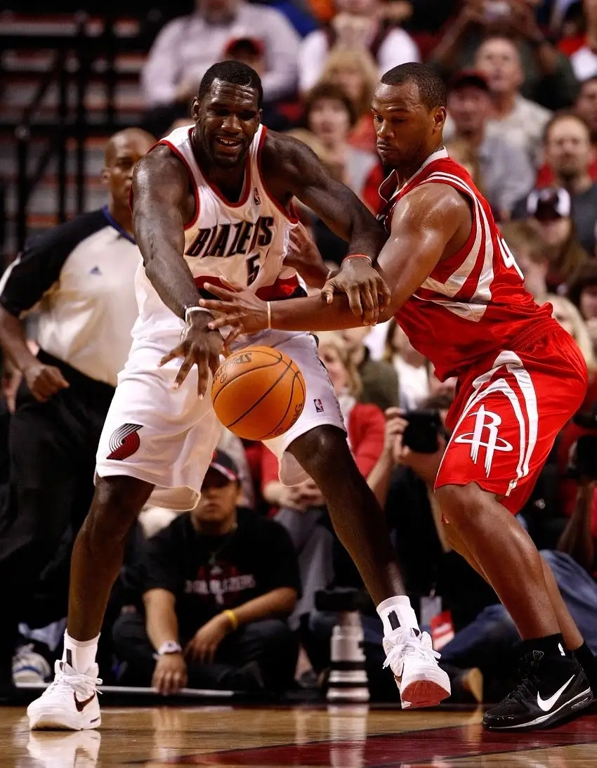 查克海耶斯为什么能上nba（罚球怪异的传奇生涯：从落选秀到被人熟知，NBA最矮的首发中锋）