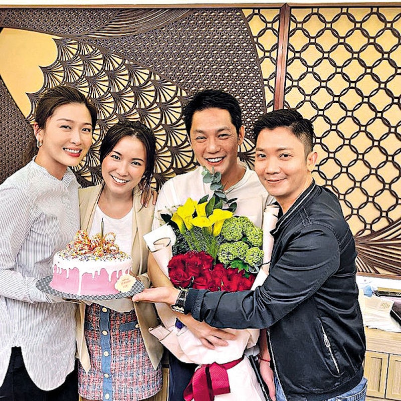 周丽淇傅程鹏贴脸拥抱,借姐姐生日会秀恩爱,多张夫妻私照曝光