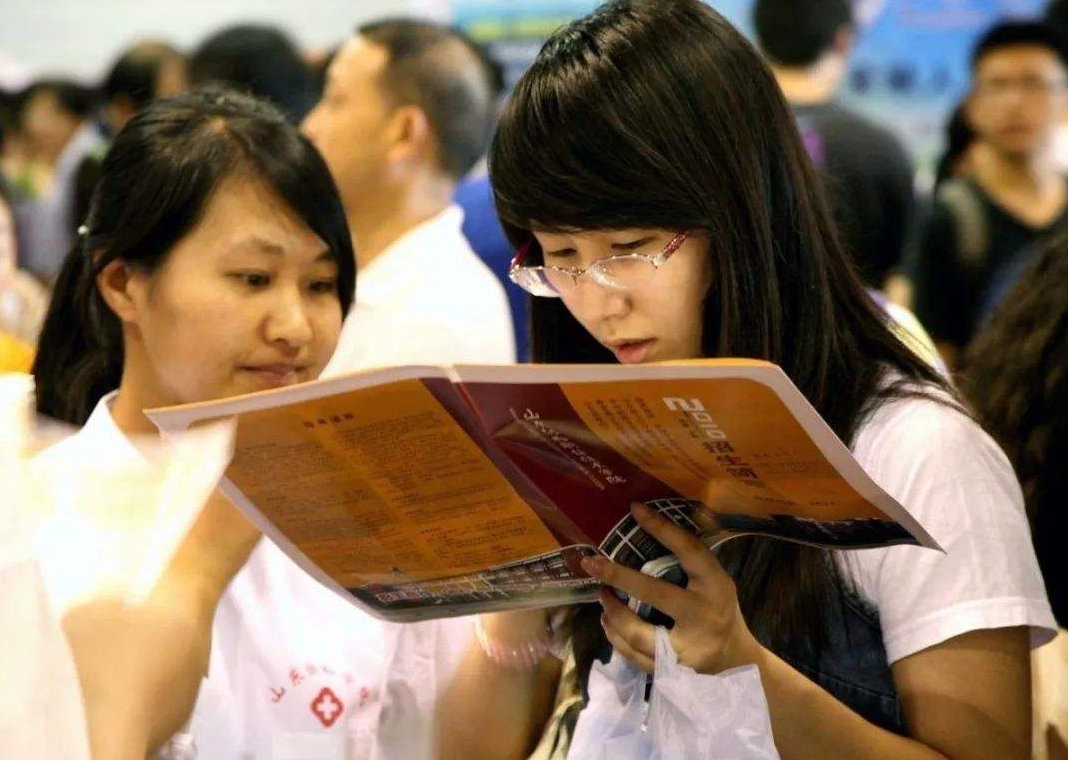 “省内院校”vs“省外院校”，到底应该如何选择，一学期后见分晓