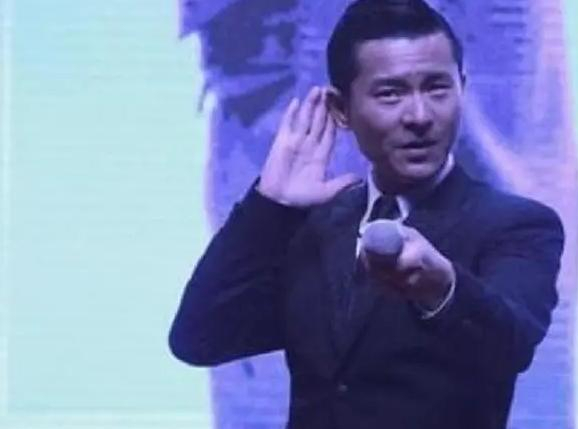 “山寨版刘德华”教海哗：因太像被央视签约，成名后排场大过真人