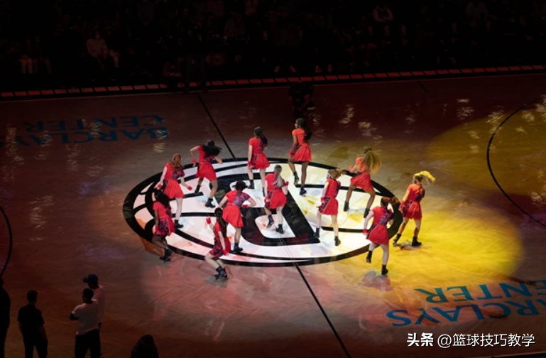 nba有哪些球队共用一个主场（年味最足的NBA球队！西蒙斯向中国捐球场！篮网主场春节元素满满）