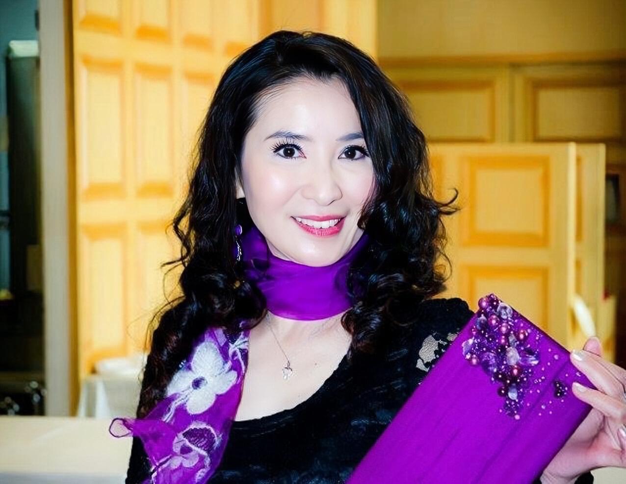 tvb知名绿叶至今单身!分手遭前男友报复,内衣照泄露致事业尽毁