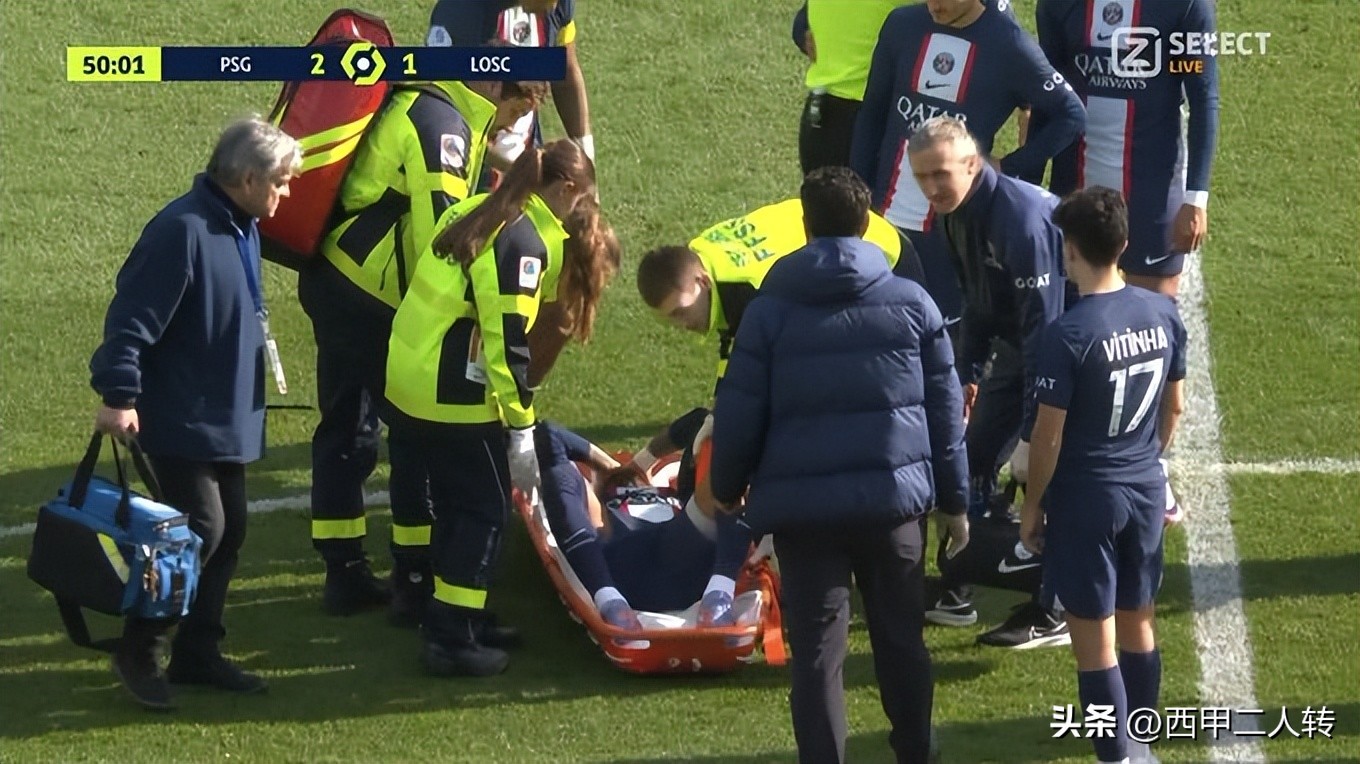内马尔又伤了！脚踝严重扭伤，哭着被抬下球场，恐无缘欧冠对拜仁