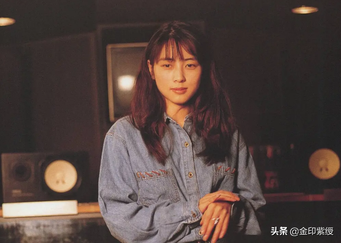 美貌与才华并重的日本国民歌手：坂井泉水