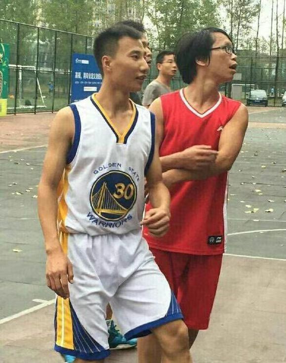 为什么字母哥会被选去nba(当年雄鹿队为何要放弃易建联，后来又选择培养字母哥)