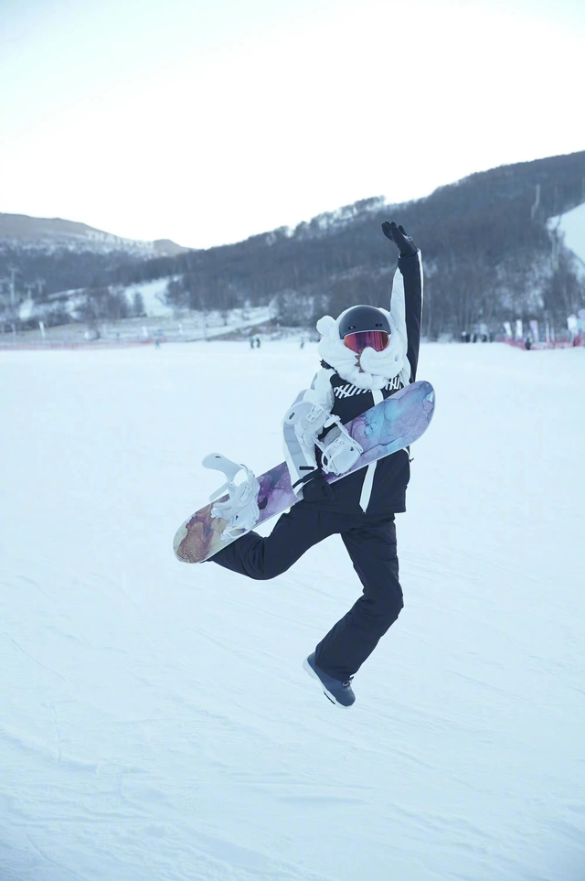 何雯娜奉子嫁二婚老公，婆婆态度冷漠，33岁转变身份做女强人