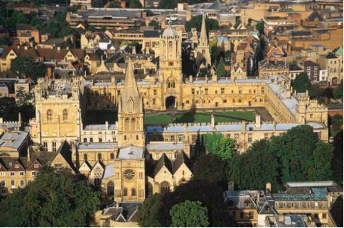 在牛津和斯坦佛留学，是什么体验？卫星云图看学校的构造