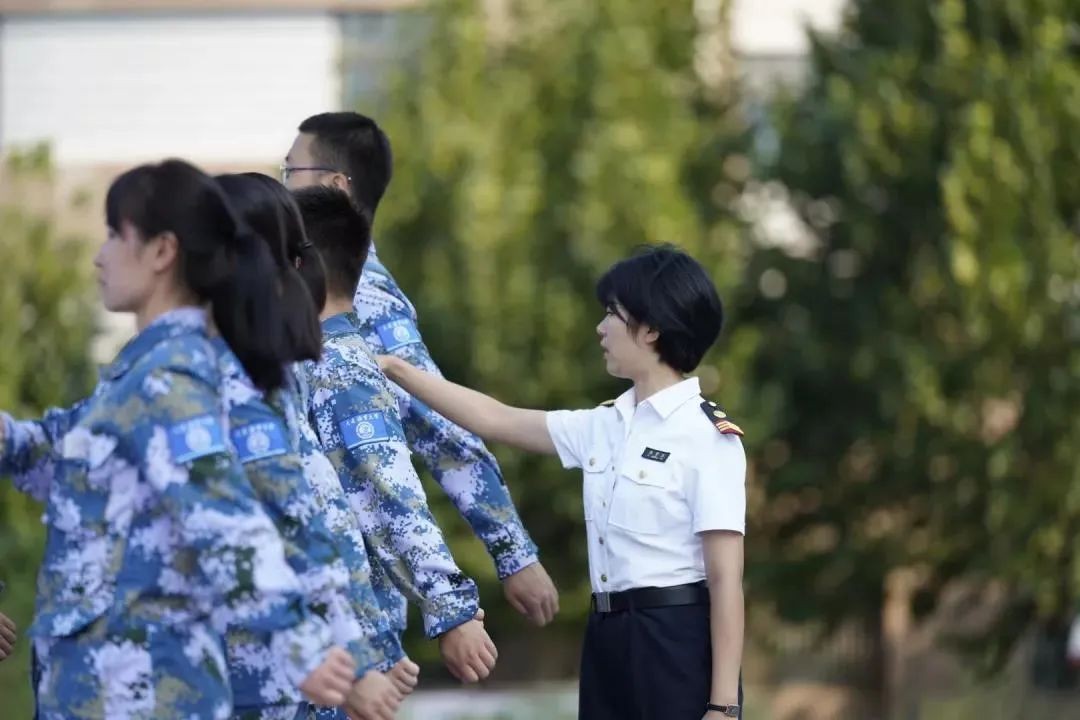 超飒女教官！她连续3年专业第一，50余门课超90分，5所顶尖名校“抢着要”！