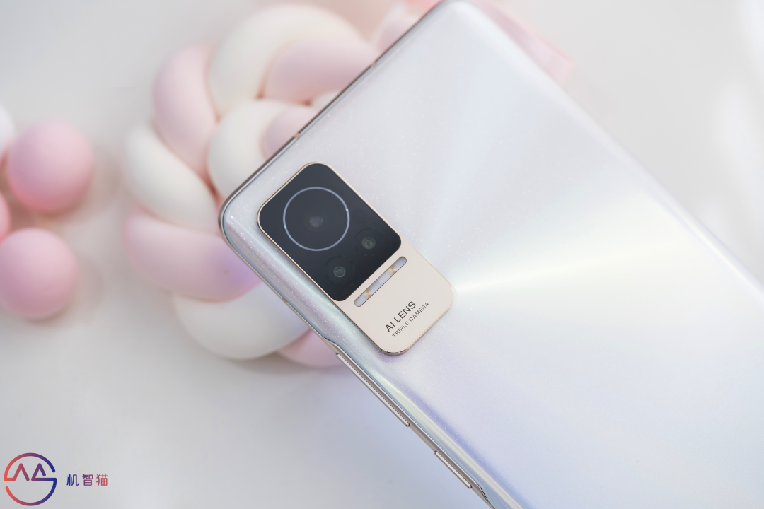 小米Civi 1S测评：我不允许还有女生没看过这款手机