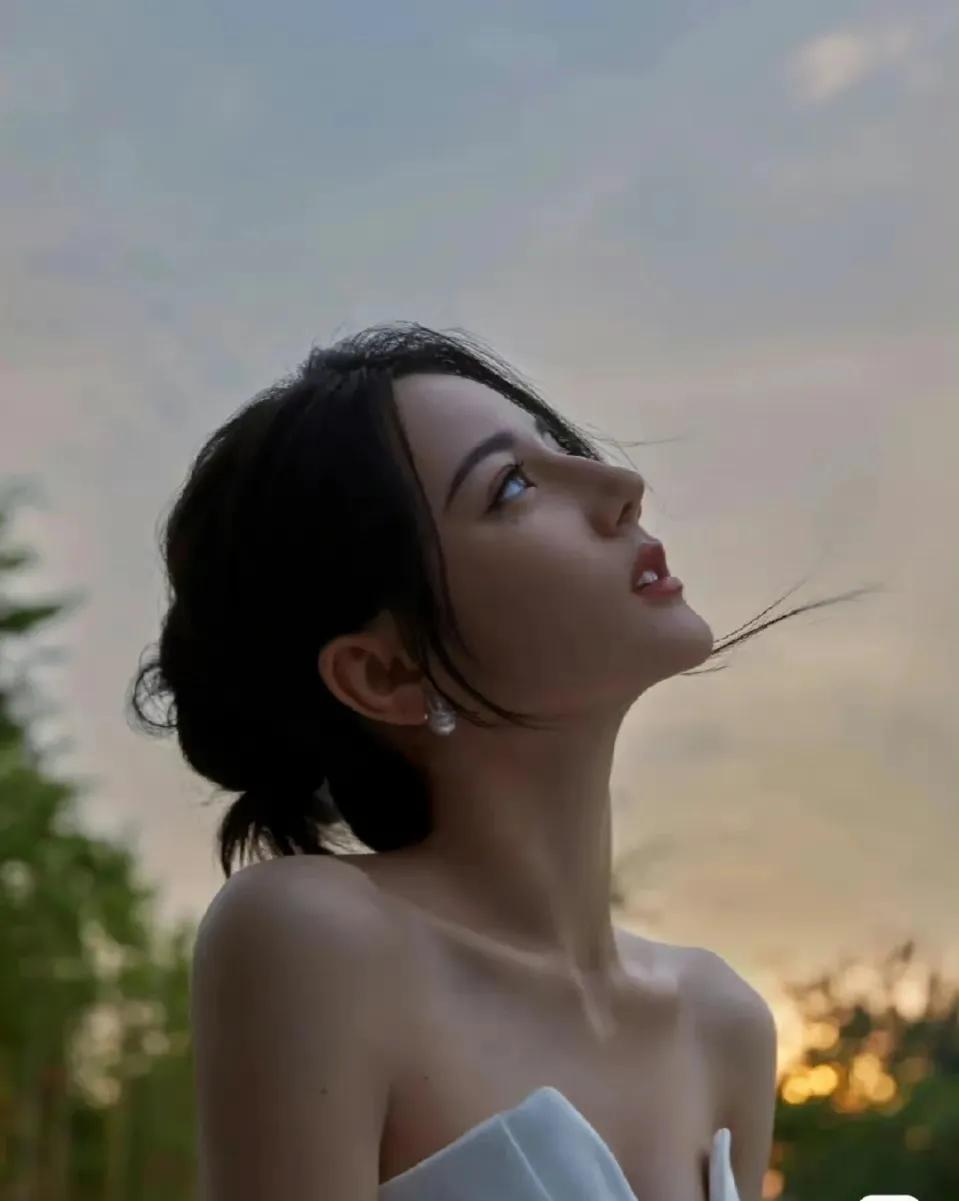 盘点热巴惊为天人的造型，每张图都撩动了我的心巴