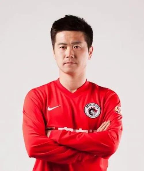 2002世界杯中国和谁踢（2002年帮助国足打进世界杯的22位英雄，下一代传承人在哪里？）