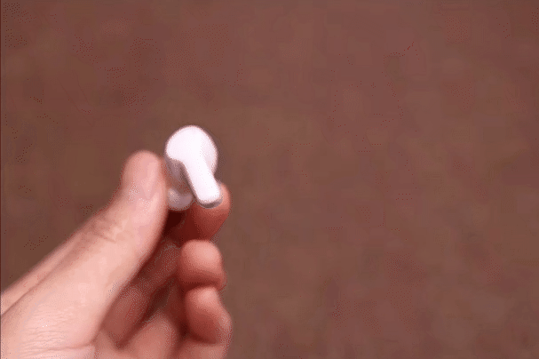 荣耀蓝牙耳机跌至99元，24h续航+通话降噪+低延迟，价格亲民多了