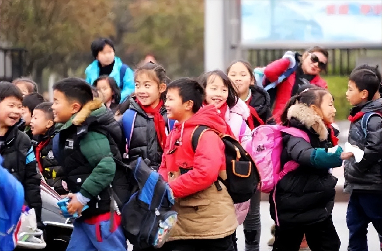 什么时候进九(中小学生寒假要来了，多地公布放寒假时间，看看有你的地区吗？)