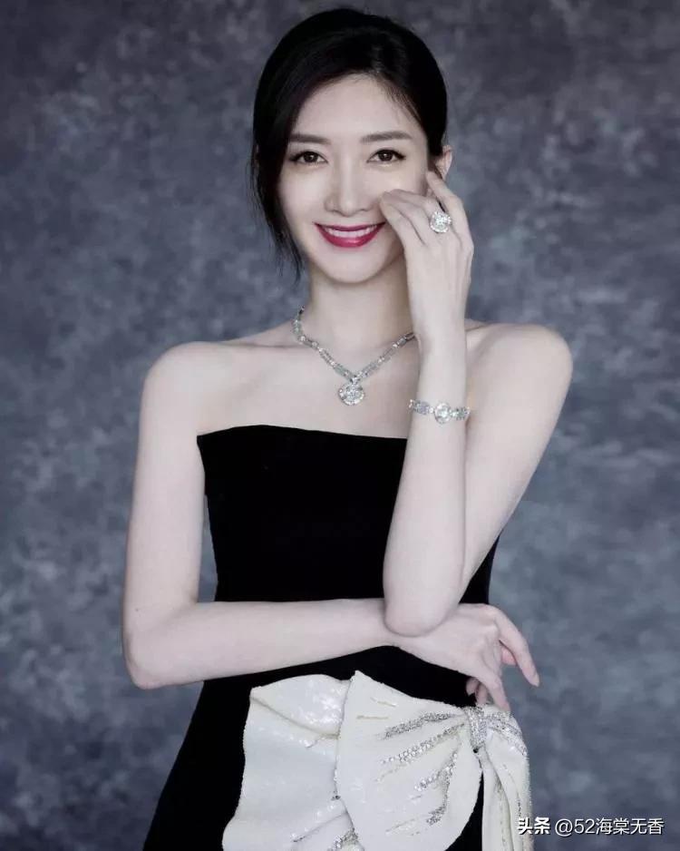 江疏影，有点事业女强人的感觉，不过确实很美