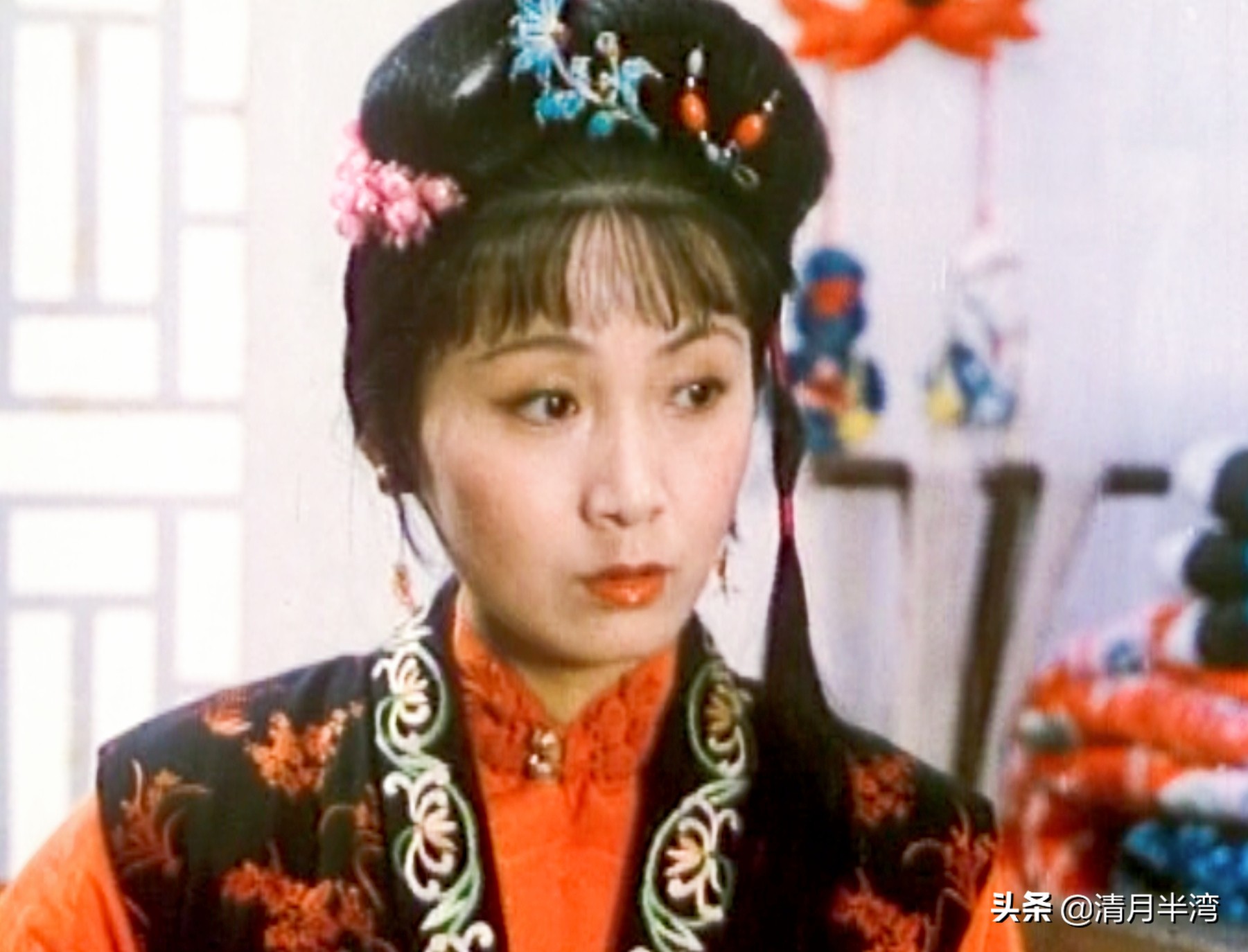 北影版《红楼梦》40位美人集锦，耐看不撞脸，打酱油的都惊鸿一瞥