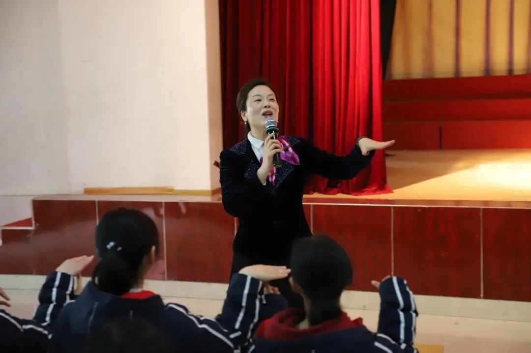 ��������Э��ϯ�Ÿ���һ�е���ʮһѧУ����Ԥ��δ�����˷��﹤��