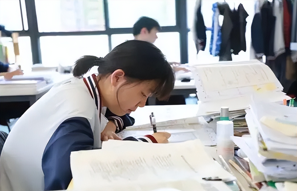 清北交复新生几大特点，男生比女生多，“寒门学子”越来越少