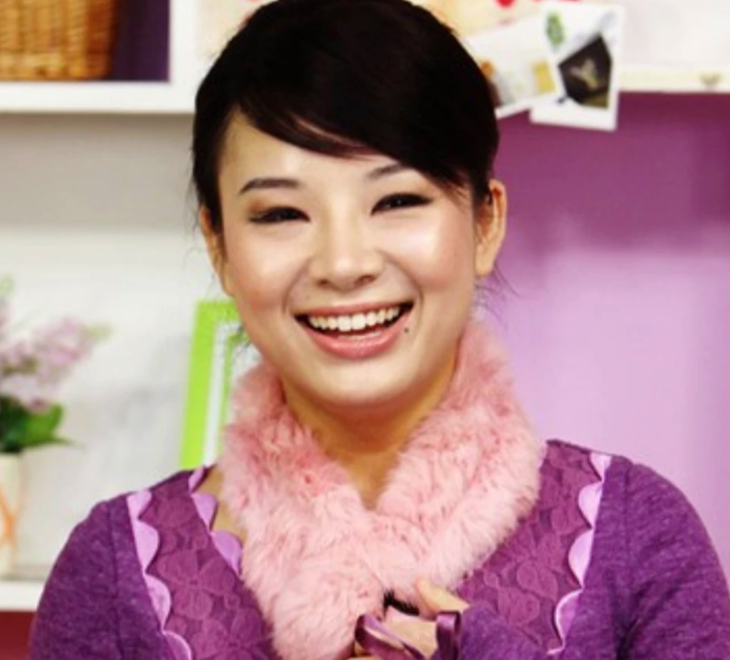 盲人歌手刘赛:倒贴2套别墅下嫁到河南农村,军人丈夫愿捐献眼睛