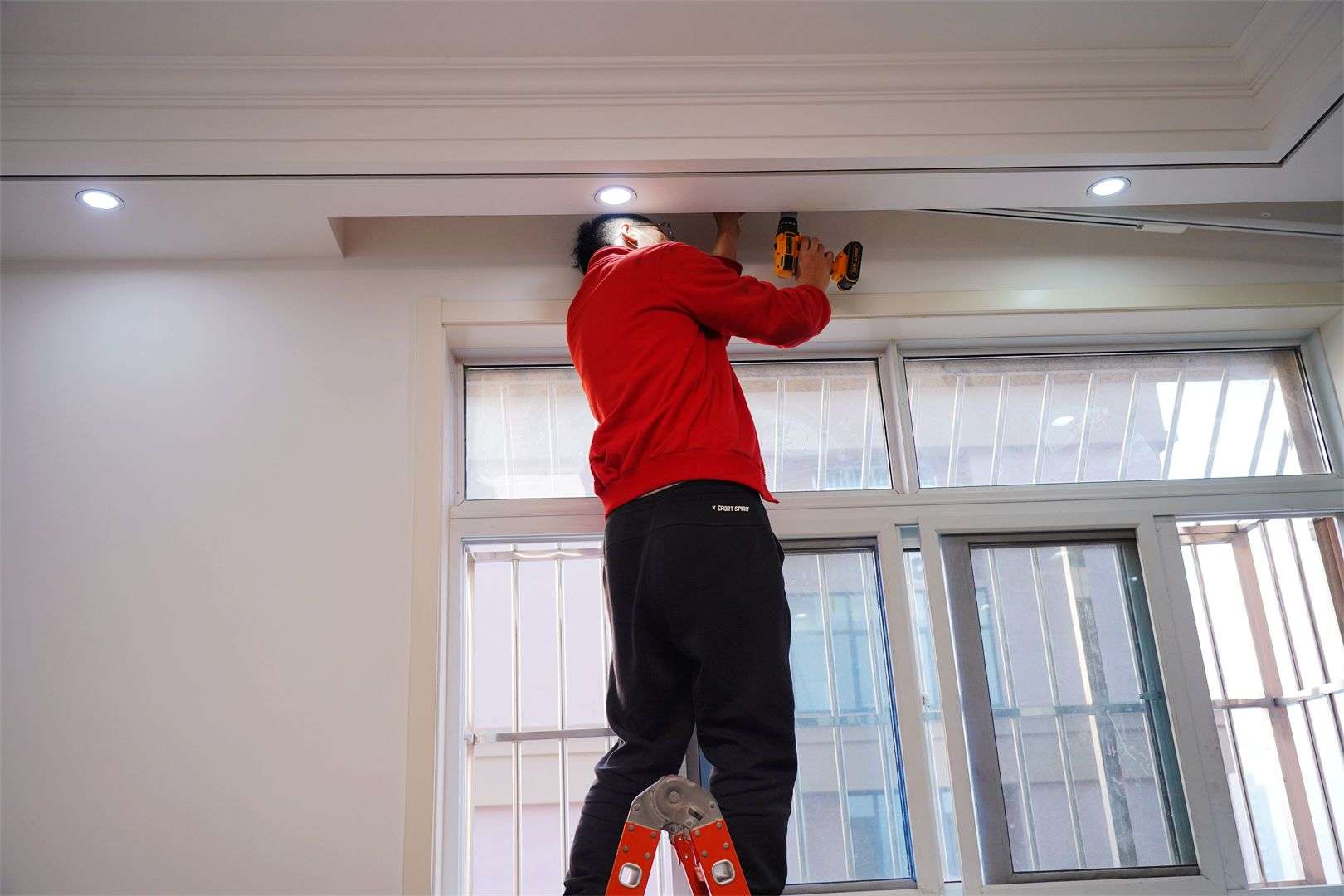 小米发布新款智能家居，售价仅为999元，解决没有预留插座的痛点