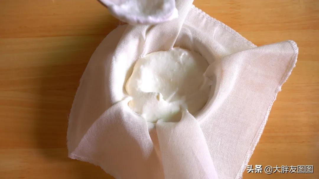 不用面粉怎么做蛋糕（教你自制绵密丝滑的安茹蛋糕）