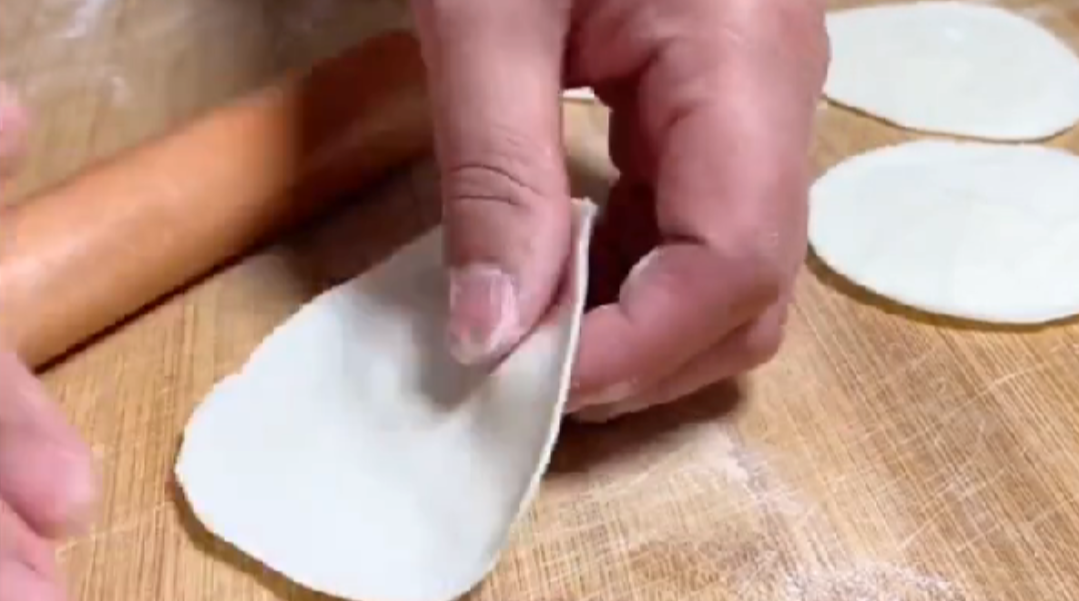苜蓿素馅饺子怎么做好吃（教你做出味道鲜的苜蓿素馅饺子）