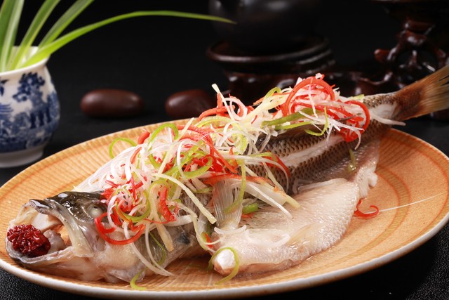 图片[3]-【清蒸鲈鱼】做法步骤图 营养丰富 美味可口-起舞食谱网