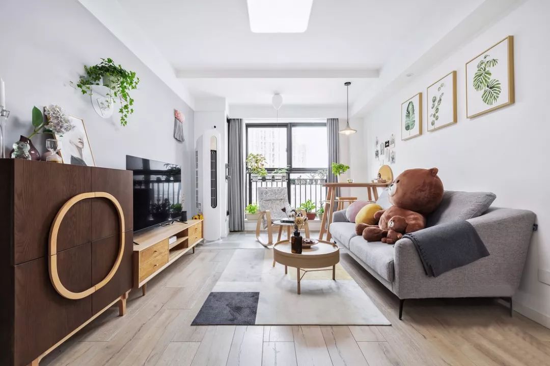 78平北欧风小户型二居室，白、灰与木构造出一个轻松舒适的窝
