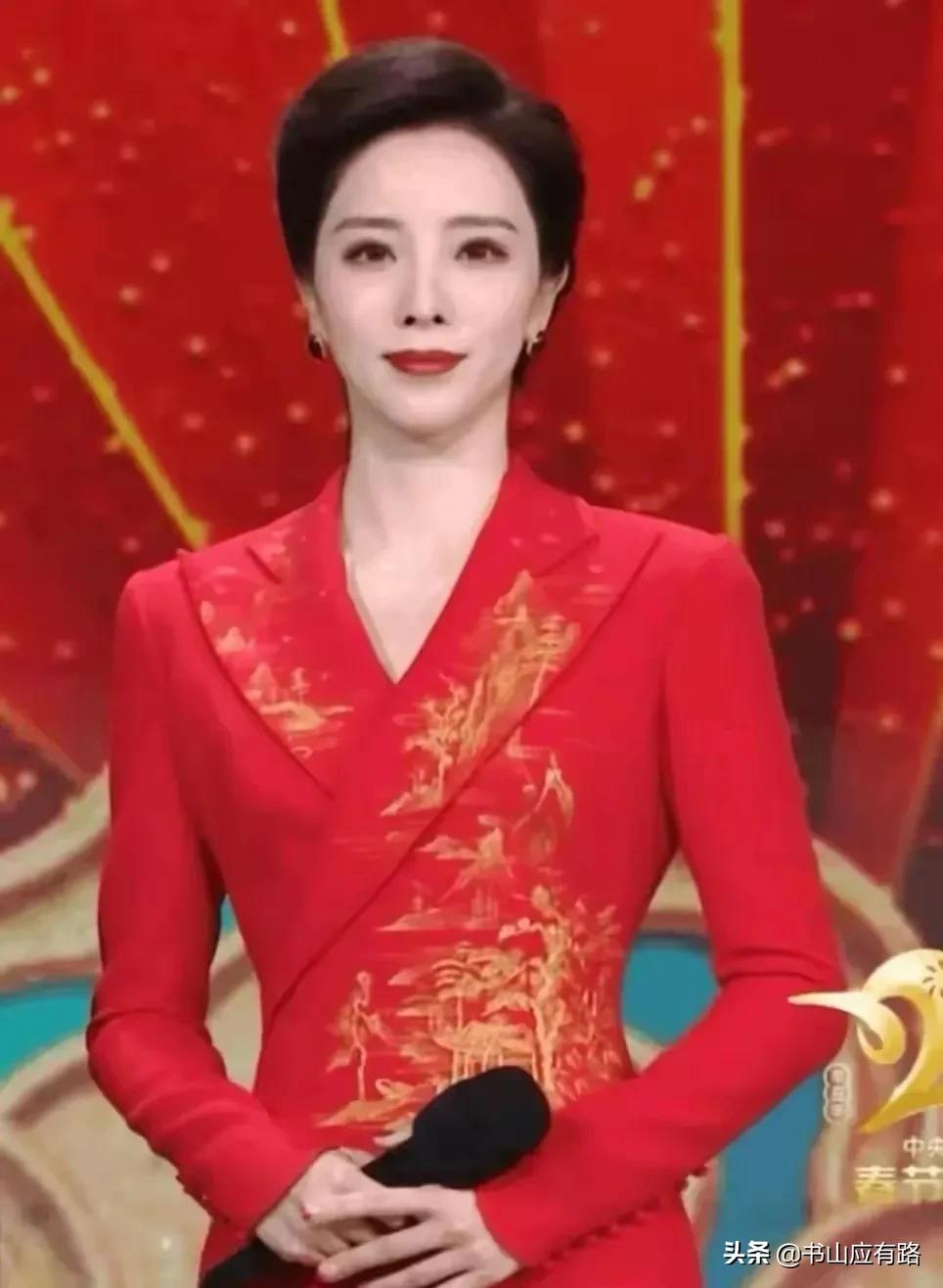 李思思：央视主持到底有多美