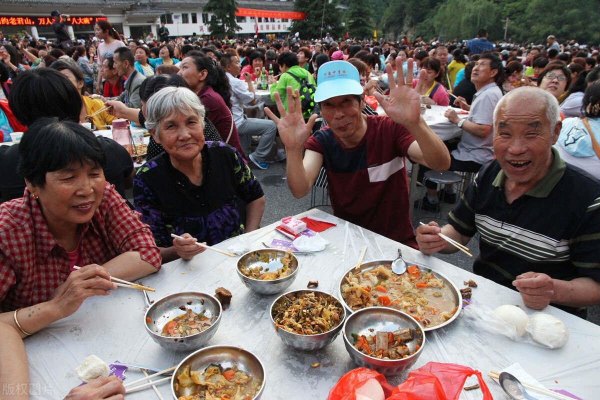 赏脸吃个饭可以怎么表达（学会一些礼仪小技巧）