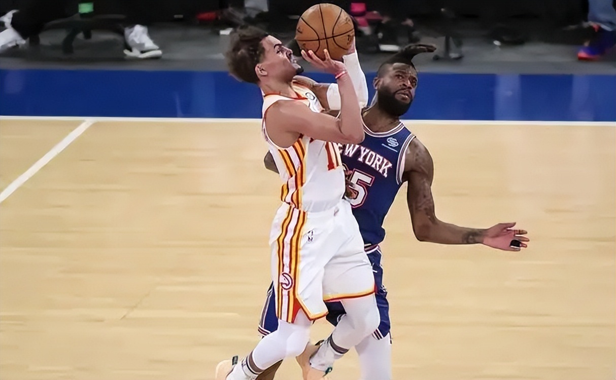 企鹅NBA直播在线观(今日NBA:“外卖员”莱恩绝杀崴脚感动数人,退役球星转行做裁判？)