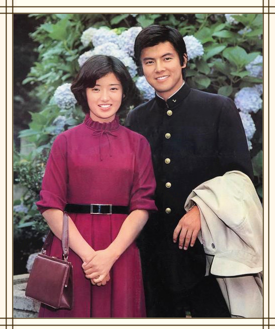 从摇滚小青年到居家型男，三浦友和年轻时好潮，极简风引领时尚