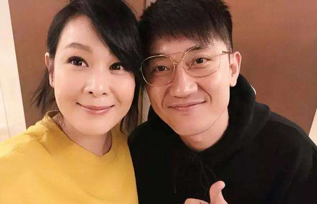 刘若英：和丈夫分房九年，45岁高龄产子，风光背后有泪水