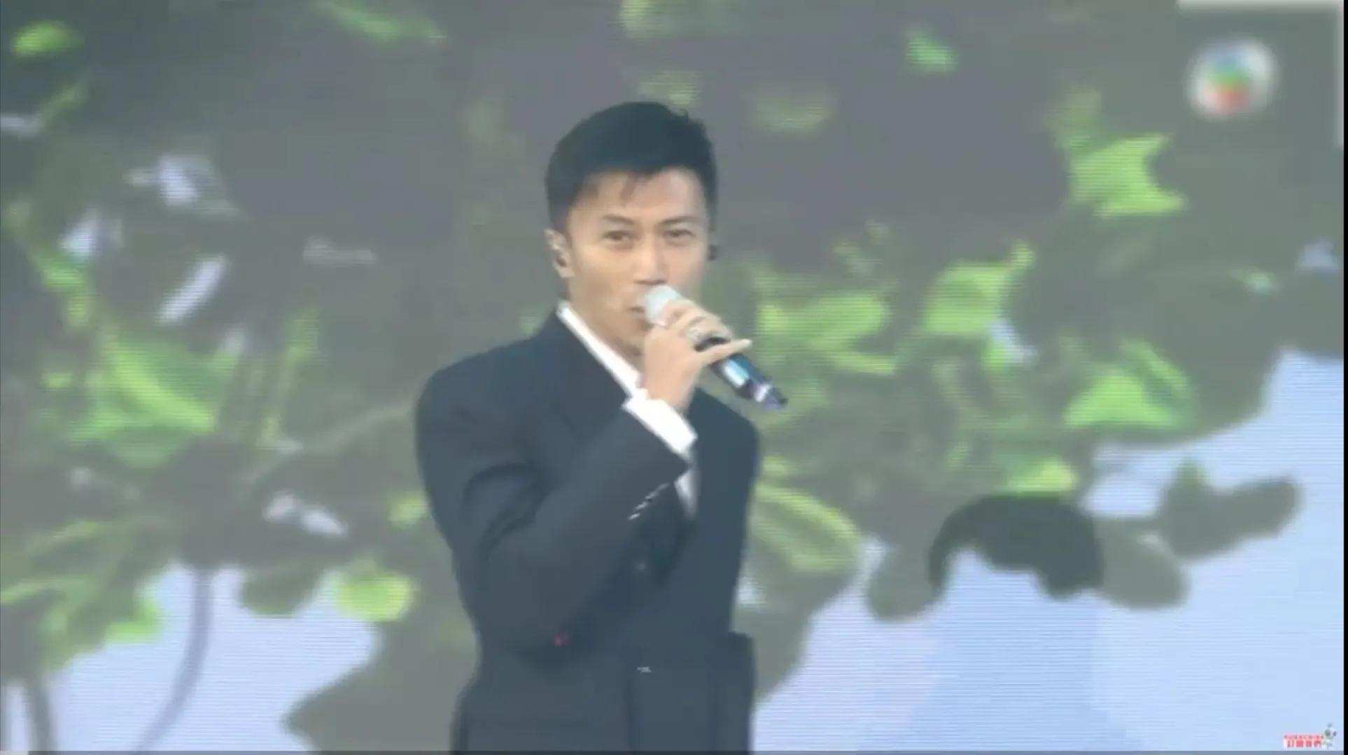 香港回归20周年，刘德华、谢霆锋、陈伟霆同唱《中国人》场面宏大