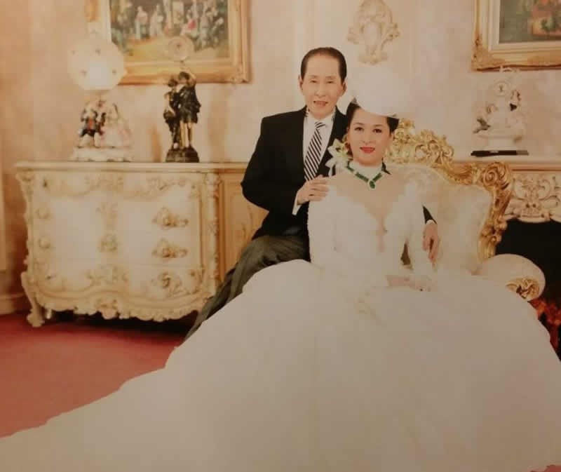 洪金梅：为嫁豪门，她穿了30年塑身衣，丈夫死后却只给她一块钱