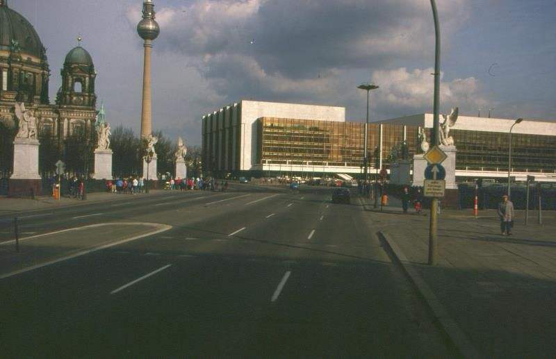 德甲主场在柏林（五大联赛足球地理：德国首都柏林的两支球队，有着不同的背景）