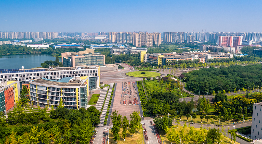 成都信息工程大学学校图片