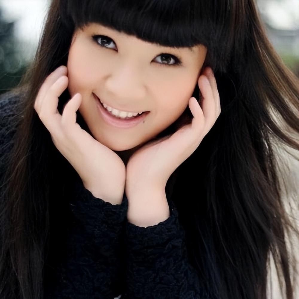 "盲人歌手"刘赛:成名时拒绝抛弃农村丈夫,如今丈夫成她的骄傲