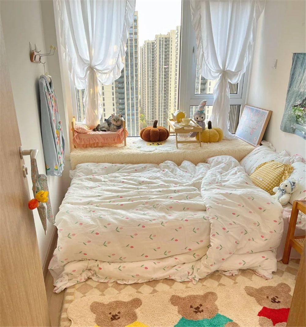 她裝修6㎡超小臥室，放下床后“头脚顶墙”，空间虽小却有安全感