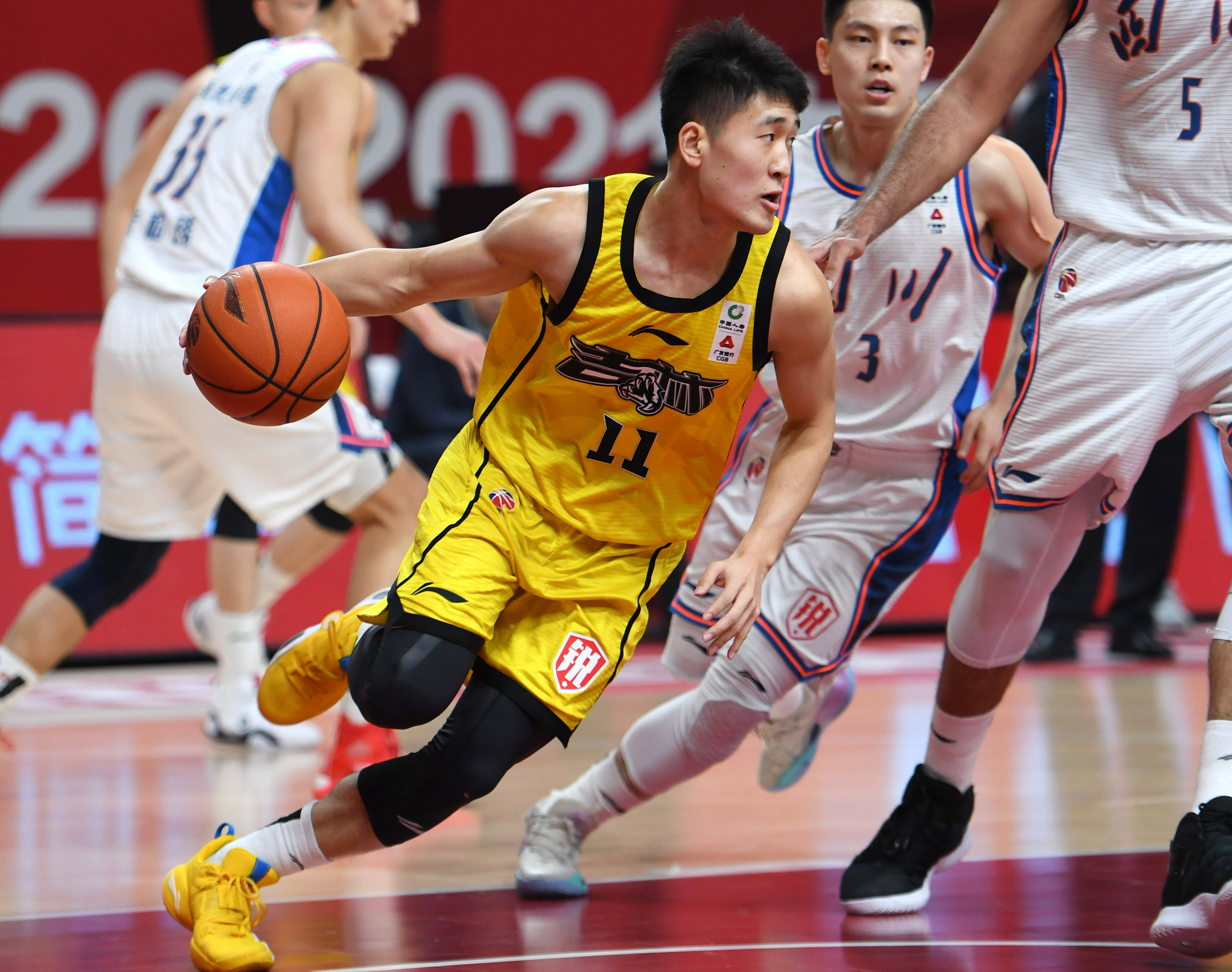 塞尔维亚男篮阵容（中国男篮开始“组装”，新帅乔尔杰维奇选拔最强阵容）