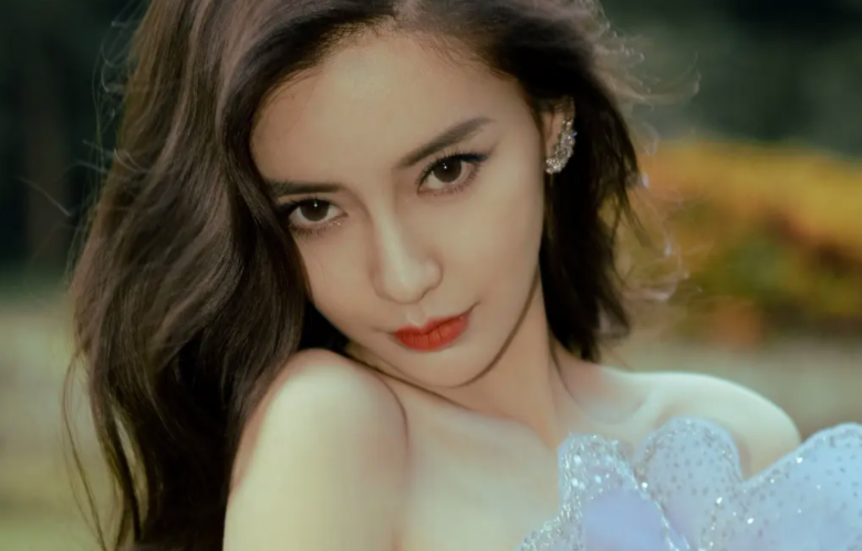 娱乐圈里的混血儿，大多数人只知道杨颖，全知道的寥寥无几